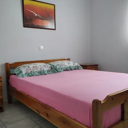 Labyrinthos Apartment