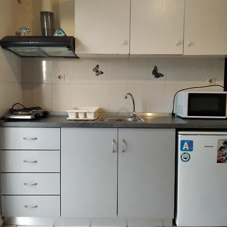 Labyrinthos Apartment