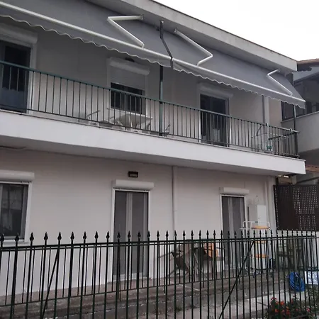 Apartment Labyrinthos *