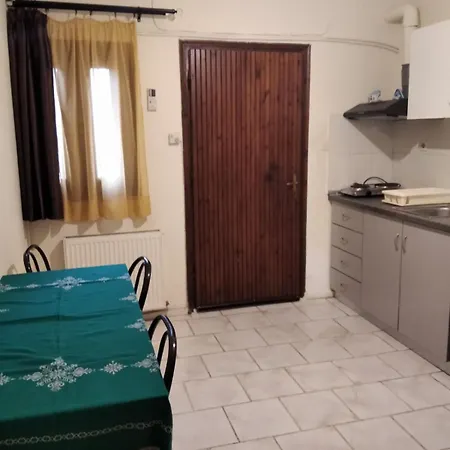 Labyrinthos Apartman *