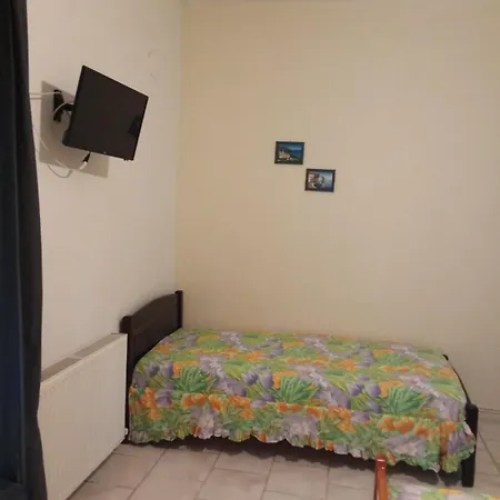 Labyrinthos Apartment