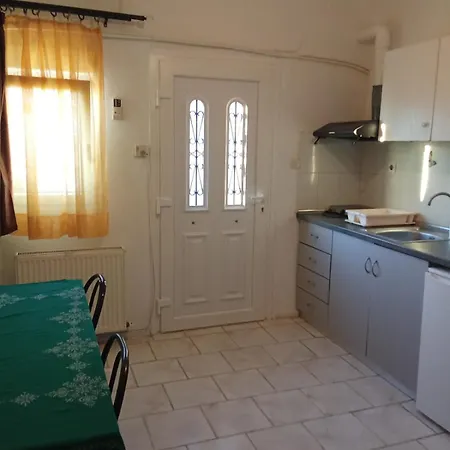 Labyrinthos Apartment Ierissos